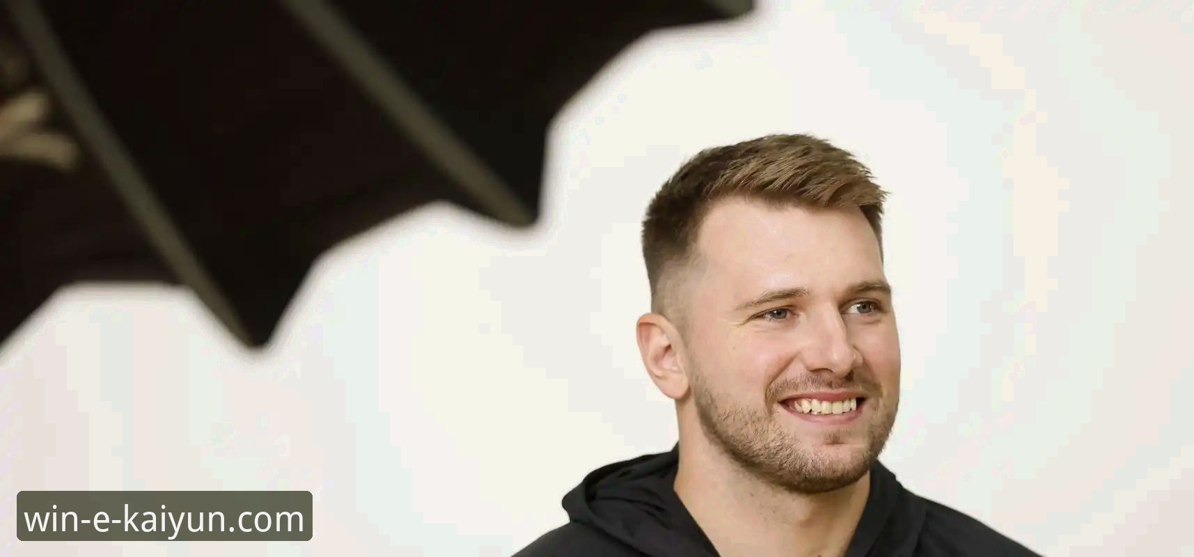 东契奇单骑破阵 vs 团队多点开花：湖人进攻模式的创新启示